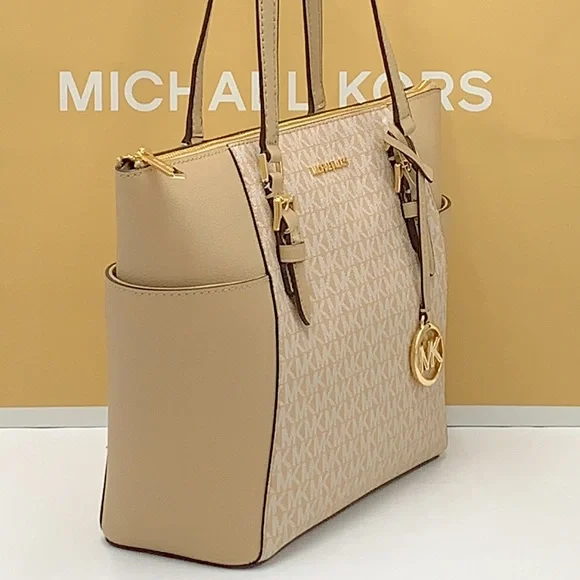 MICHAEL KORS
Charlotte Large Logo and Leather Top-Zip Tote Bag Bisque Mu… - Picture 5 of 16